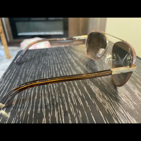 Louis Vuitton Aviator Sunglasses- never worn! - Picture 3 of 7